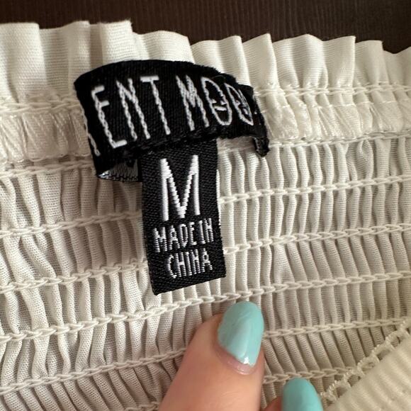 DOLLS KILL Current Mood | White Short Sleeve Crop Smocked | Size Medium - Picture 4 of 5